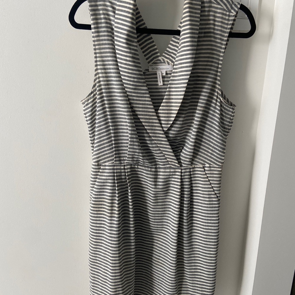 Bcbg women’s blue and white stripe dress size 10usa